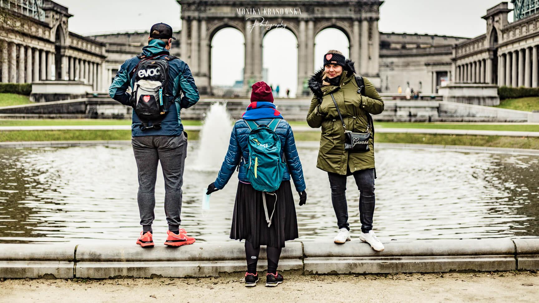 Monumentalny Łuk Triumfalny Arcades du Cinquantenaire w Parku Pięćdziesięciolecia w Brukseli, miejsce teledysku Stromae.